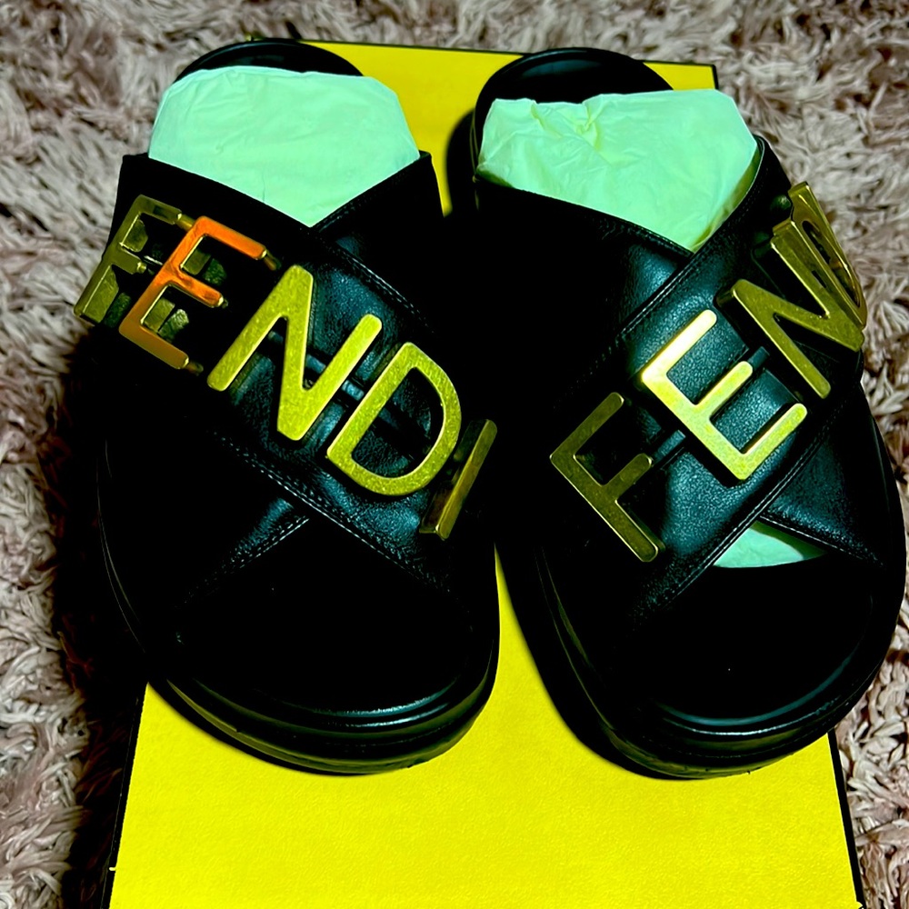 Fendi Logo slippers authentic